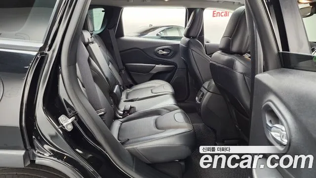 Jeep Cherokee KL — Фото автомобиля 11