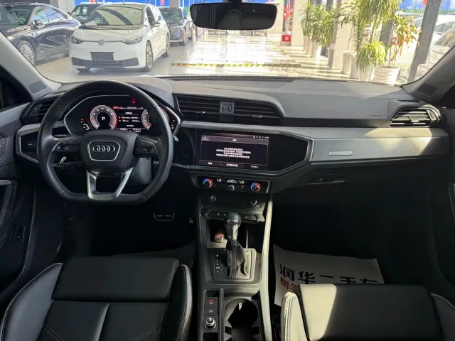 Audi Q3 — Фото автомобиля 10