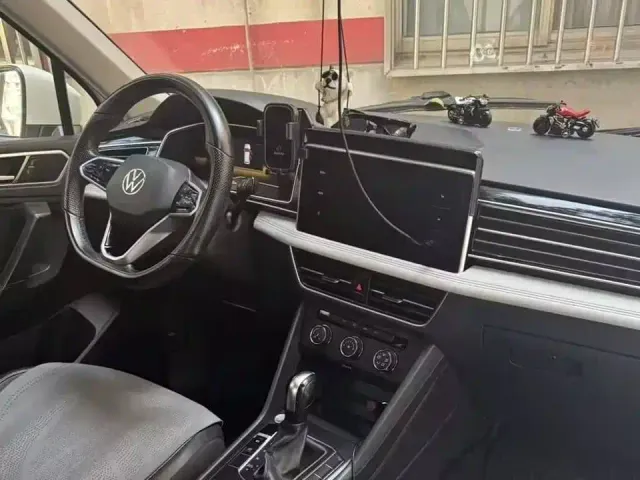 Volkswagen Tiguan L — Фото автомобиля 5