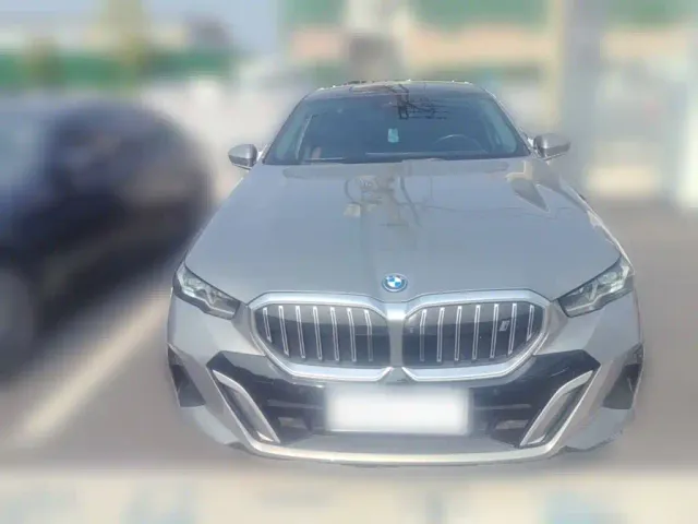 BMW i5 — Фото автомобиля 4