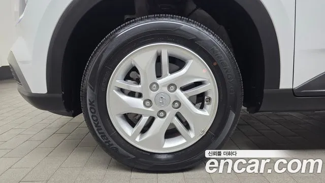 Hyundai Venue — Фото автомобиля 5