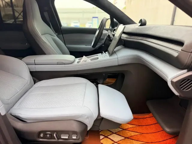 Nio EC6 — Фото автомобиля 20