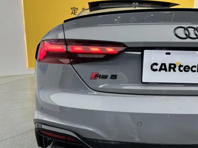 Audi RS 5 — Фото автомобиля 12