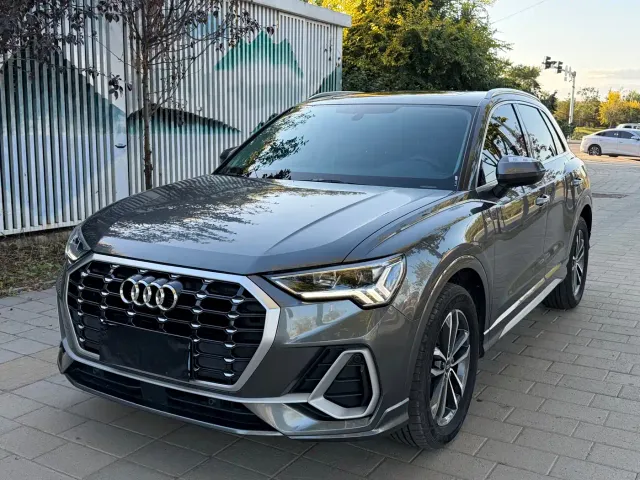 Фотография автомобиля — Audi Q3