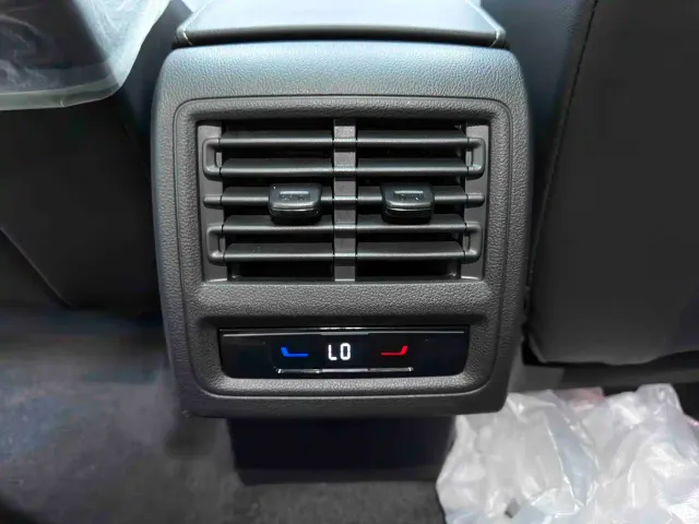 Volkswagen Golf 2023 280TSI DSG R-Line Lite — Фото автомобиля 17