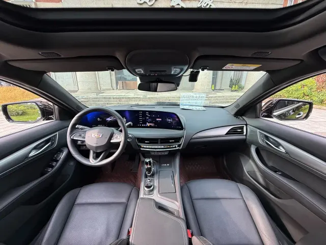Cadillac CT5 — Фото автомобиля 11