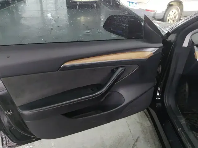 Tesla Model 3 — Фото автомобиля 7
