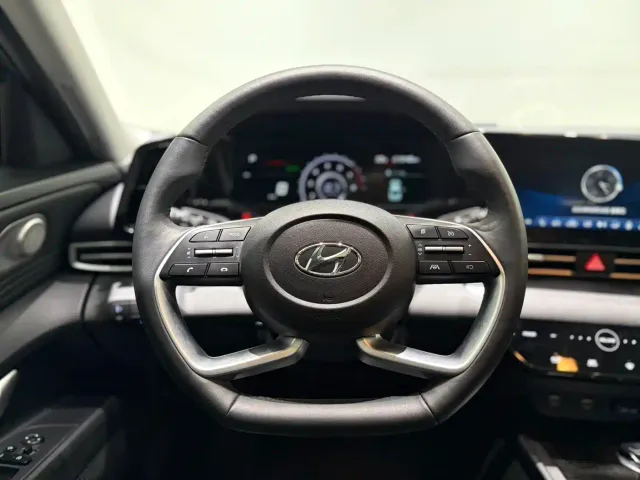 Hyundai Elantra — Фото автомобиля 10