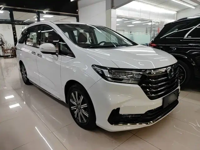 Honda Odyssey 2024 2.0L e:HEV Sharp·Comfort Edition — Фото автомобиля 3
