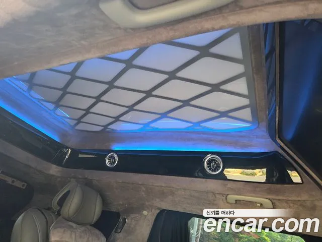 Kia Canival Новый Carnival 4 поколение Бензин 4 места Hi-Limousine — Фото автомобиля 10