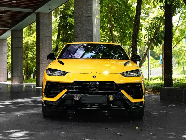 Lamborghini Urus — Фото автомобиля 10