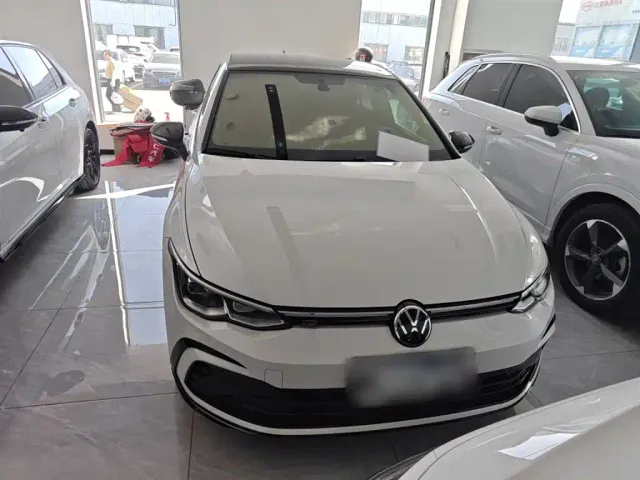 Volkswagen Golf — Фото автомобиля 6