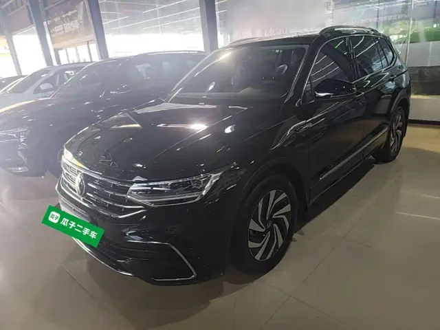 Фотография автомобиля — Volkswagen Tiguan L