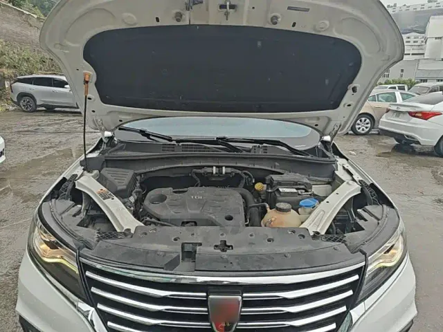 Roewe RX5 — Фото автомобиля 15