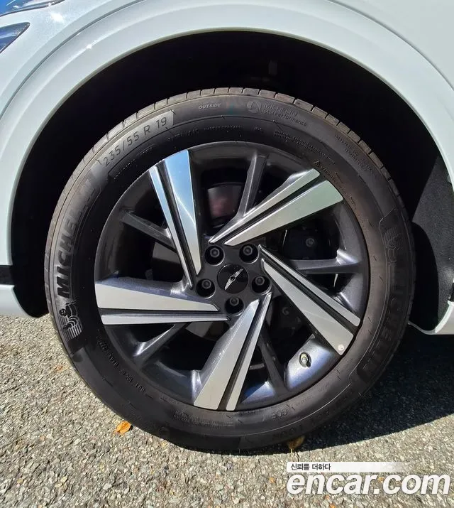 Genesis GV70 — Фото автомобиля 4