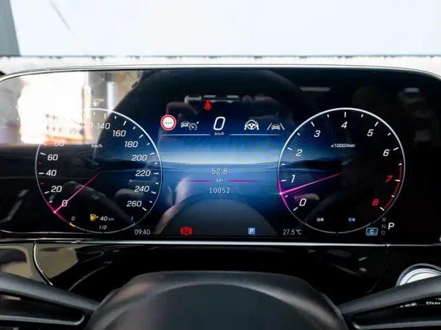 Mercedes-Benz E-Class — Фото автомобиля 13
