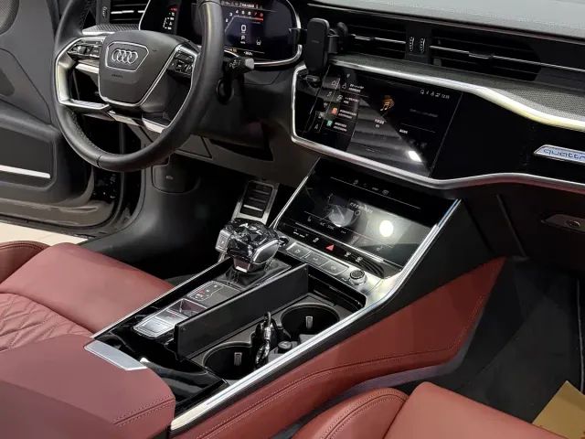 Audi A7L — Фото автомобиля 13
