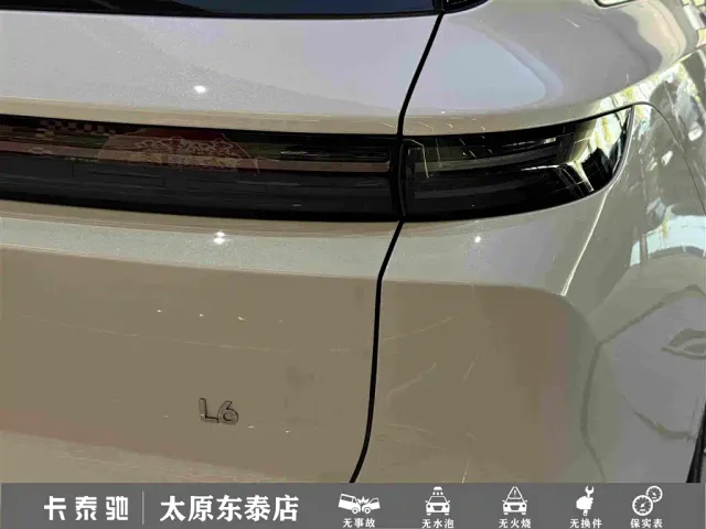 Li Auto L6 — Фото автомобиля 12