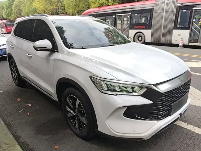 BYD Song Pro — Фото автомобиля 3
