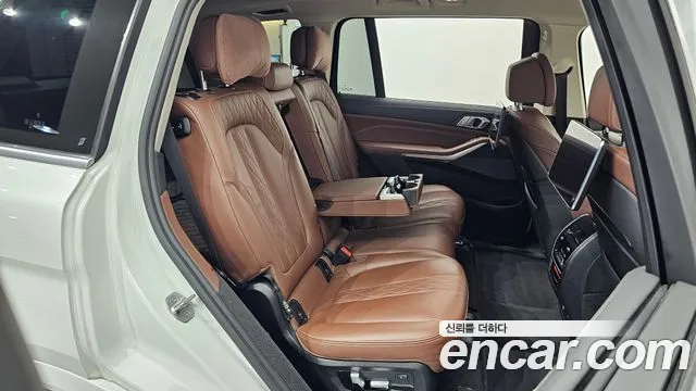 BMW X7 — Фото автомобиля 23