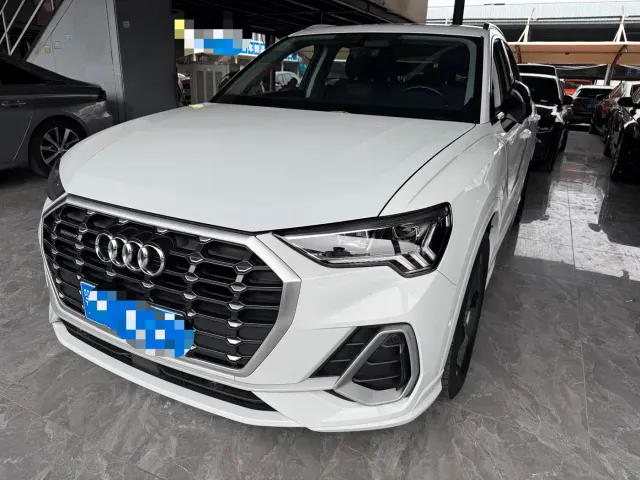 Фотография автомобиля — Audi Q3