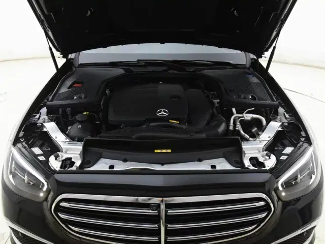 Mercedes-Benz E-Class — Фото автомобиля 11