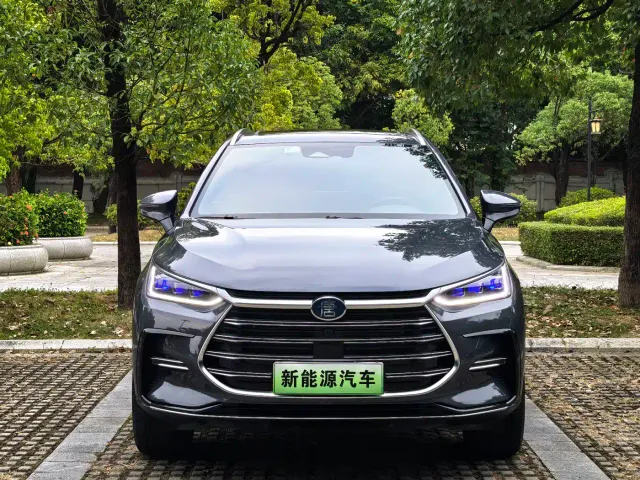 BYD Tang — Фото автомобиля 2