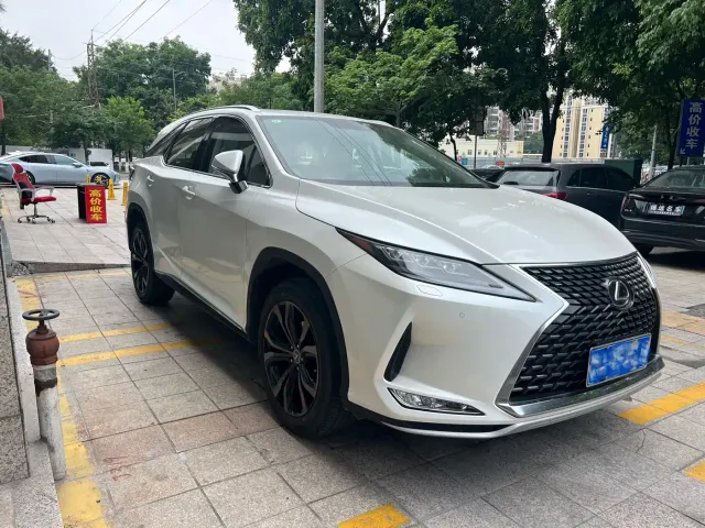 Lexus RX — Фото автомобиля 2