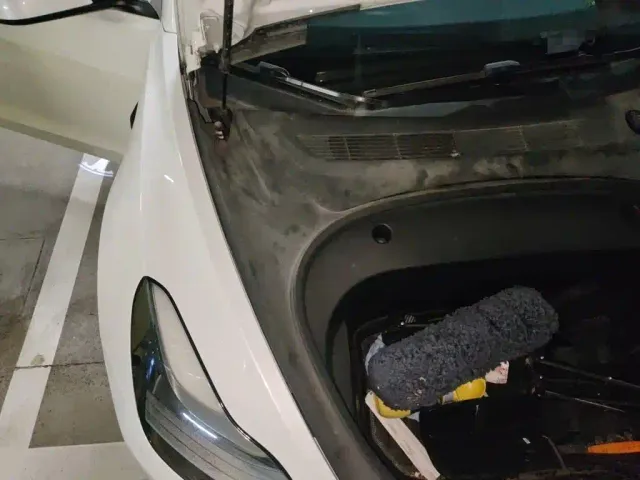 Tesla Model 3 — Фото автомобиля 21