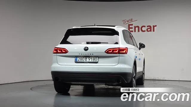 Volkswagen Touareg Touareg 3 поколение 3.0 TDI Premium — Фото автомобиля 4