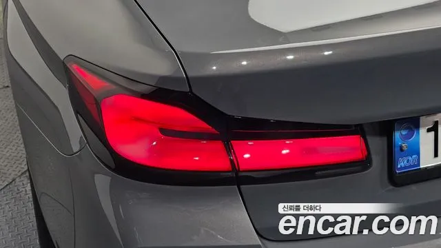 BMW 5-Series — Фото автомобиля 19