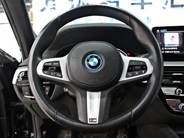 BMW 5 Series — Фото автомобиля 6