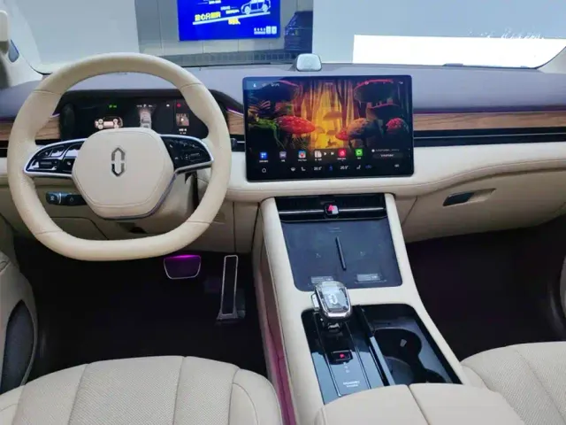 Aito M7 — Фото автомобиля 12