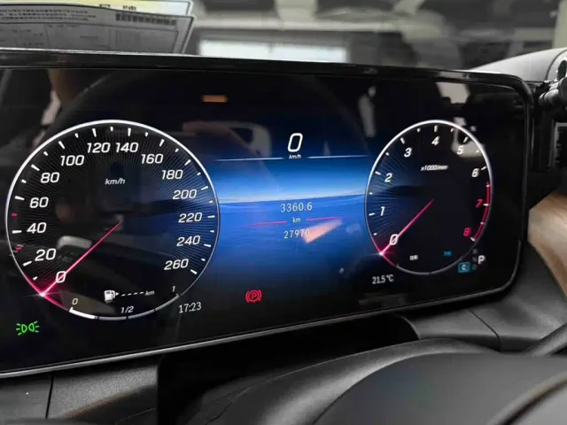 Mercedes-Benz Mercedes-Benz GLC 2023 Facelift GLC 300 L 4MATIC Sport 7-Seater — Фото автомобиля 3
