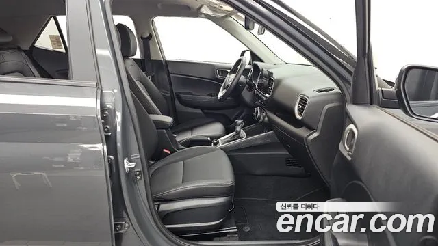 Hyundai Venue — Фото автомобиля 17