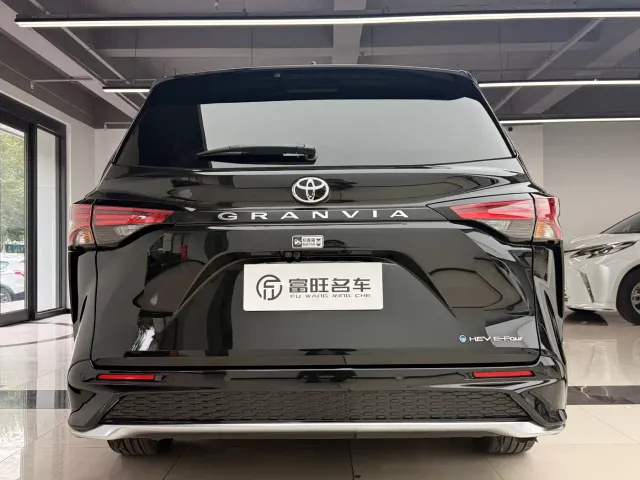 Toyota Granvia — Фото автомобиля 20