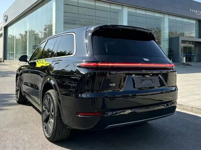 Li Auto L9 — Фото автомобиля 6