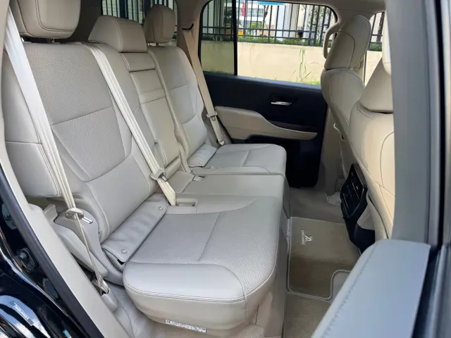 Toyota Land Cruiser — Фото автомобиля 7