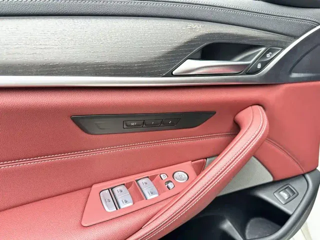 BMW 5 Series — Фото автомобиля 12
