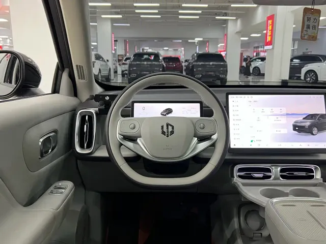 Leapmotor B10 — Фото автомобиля 15