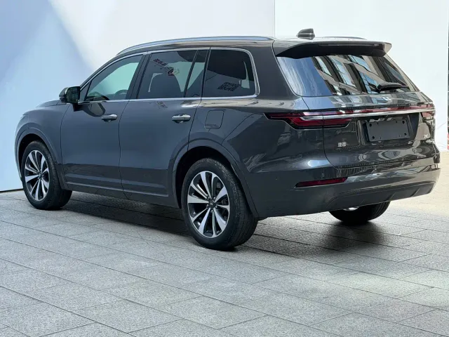 Li Auto ONE — Фото автомобиля 18