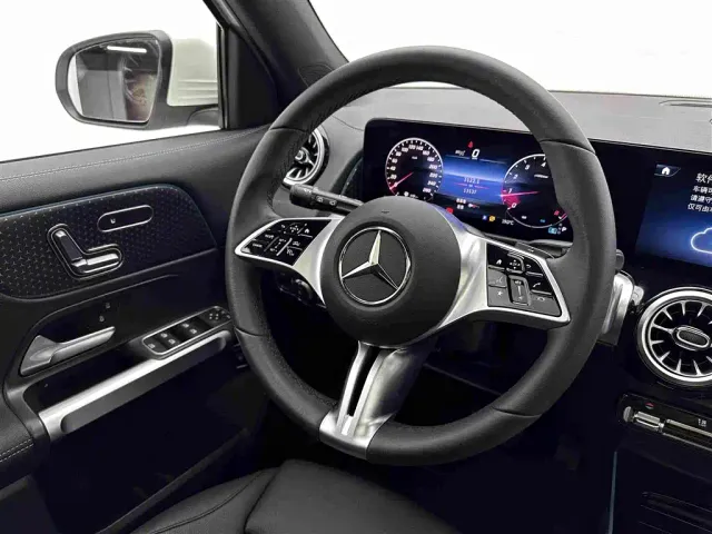 Mercedes-Benz GLB-Class — Фото автомобиля 10
