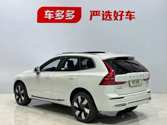 Volvo XC60 — Фото автомобиля 5