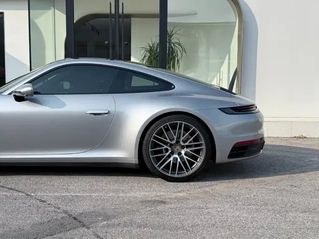 Porsche 911 — Фото автомобиля 6
