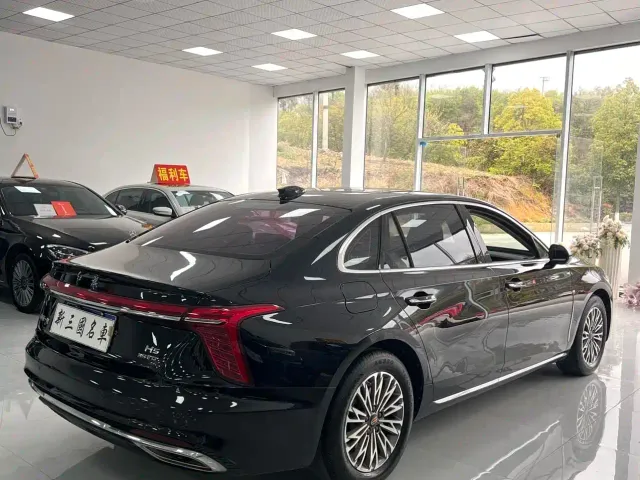 Hongqi H5 — Фото автомобиля 22