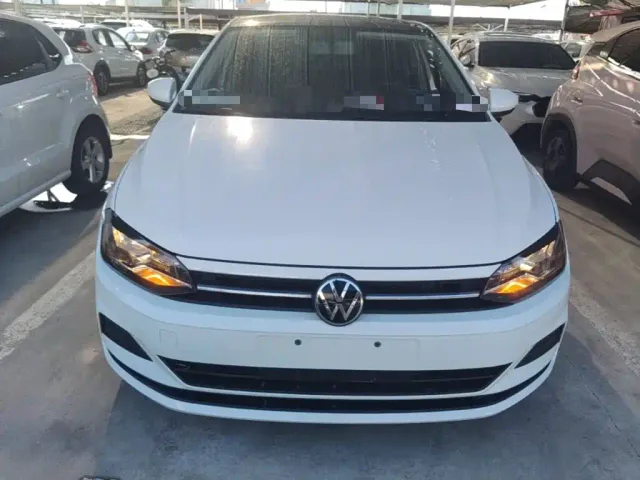 Volkswagen Polo — Фото автомобиля 2