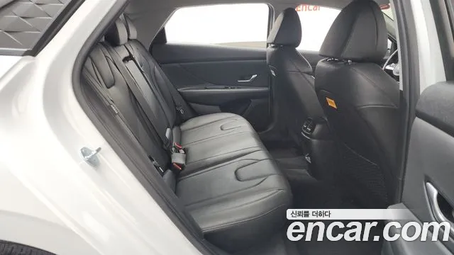 Hyundai Avante CN7 — Фото автомобиля 12