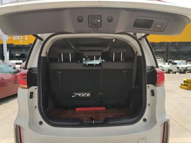 GAC Trumpchi M8 — Фото автомобиля 18