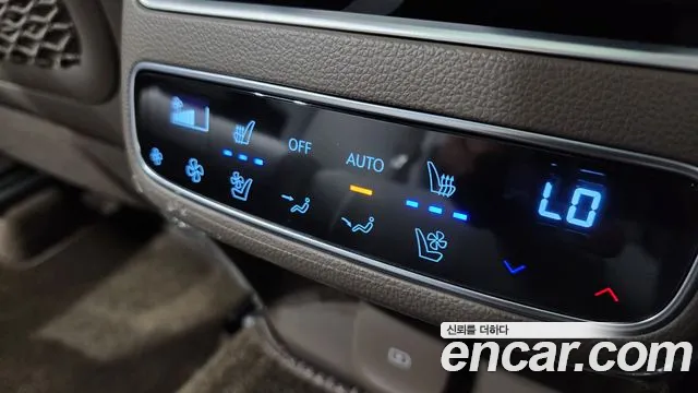 Genesis GV70 — Фото автомобиля 19