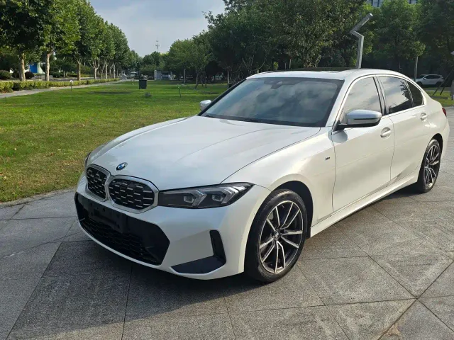 Фотография автомобиля — BMW 3 Series